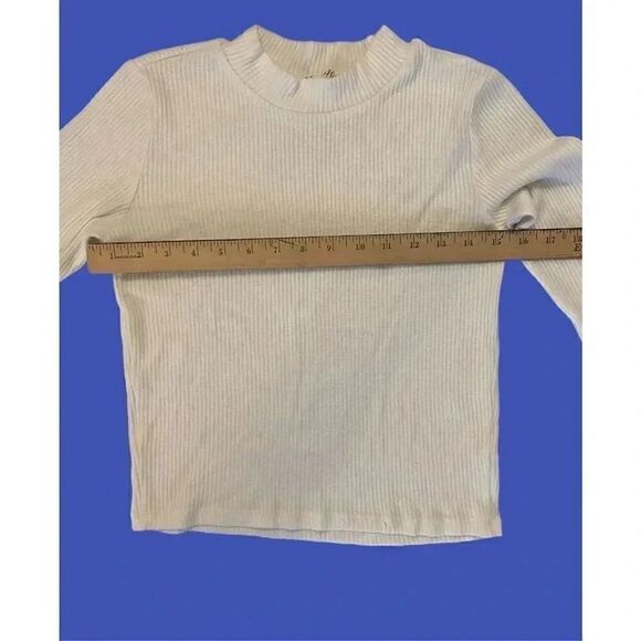 Heart Hips Long Sleeve Cropped Sweater - Picture 5 of 6